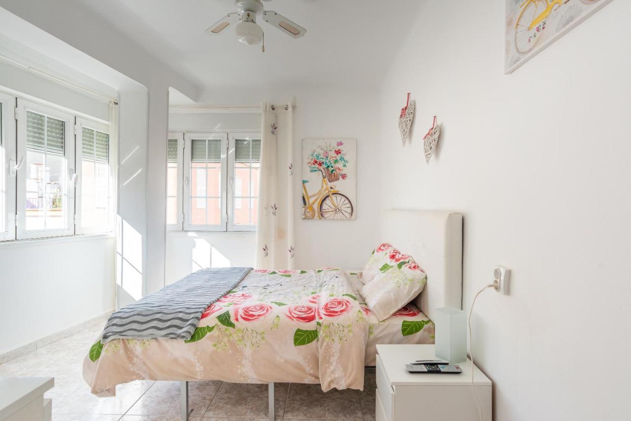 Rooms Breeze & Sun مالقة المظهر الخارجي الصورة